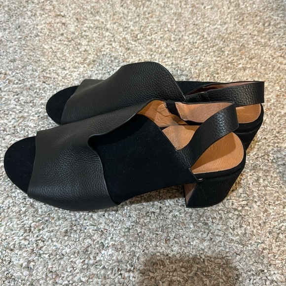 NEW! Gentle Souls by Kenneth Cole Charlene Hooded Slingback Sandals - Size 11 - Picture 6 of 16